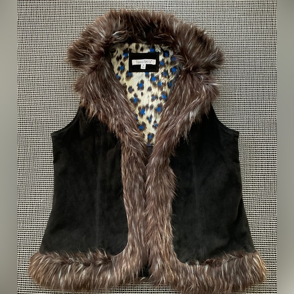 NWOT Black Suede Vest with Faux Fur Trim - Picture 1 of 7